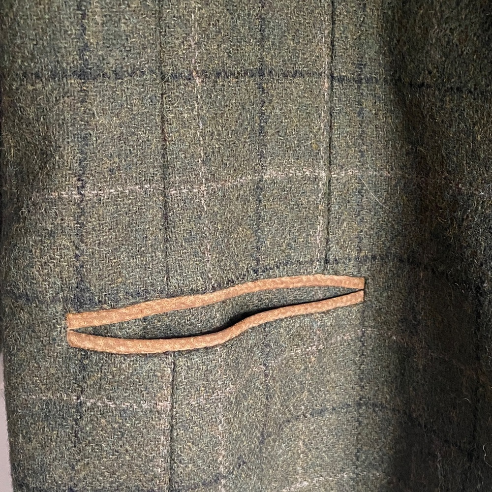 Harve Bernard Pour la Femme Wool Green Plaid Blazer with Tan Details - Picture 2 of 7